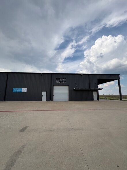 More Photos Of 2200 High Tech, Waxahachie Industrial For Lease