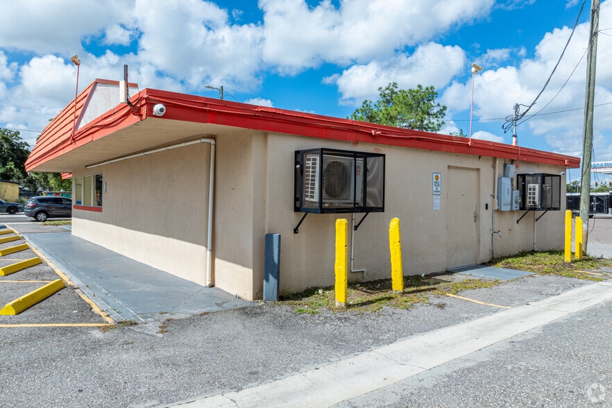 More Photos Of 1002 E Hillsborough Ave, Tampa Storefront For Lease
