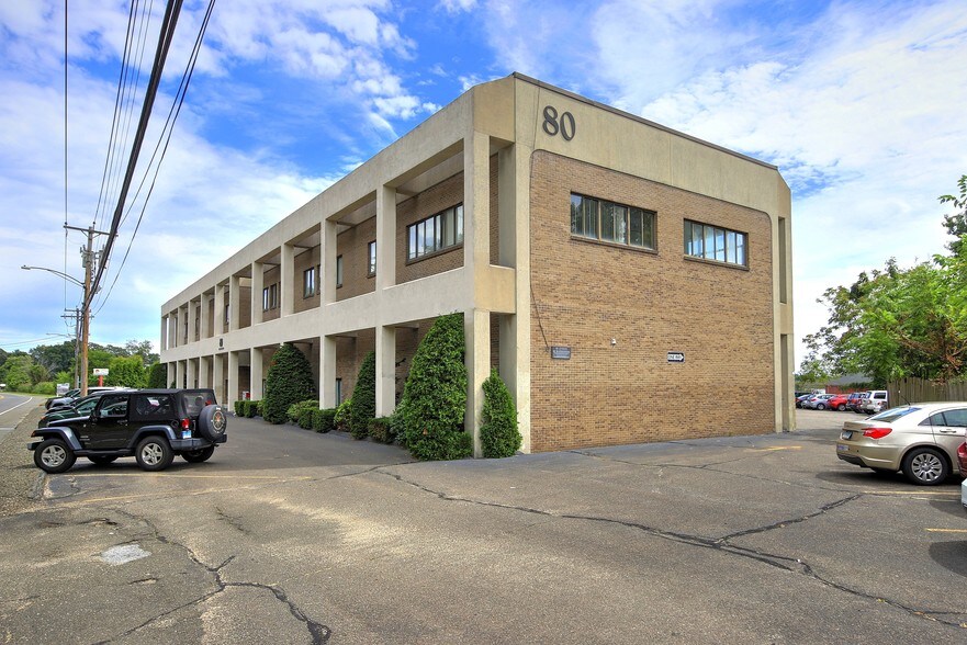 More Photos Of 80 Ferry Blvd, Stratford Office For Lease