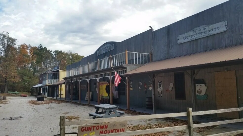 More Photos Of 101 Huckleberry Knob Rd, Cave City Lodge Meeting Hall For Sale