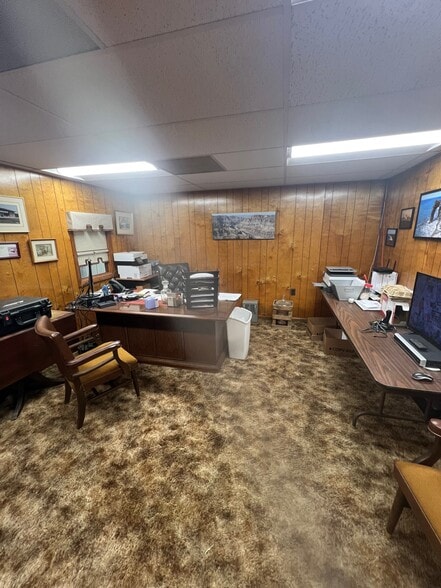 More Photos Of 9005 Woodyard Rd, Clinton Freestanding For Lease