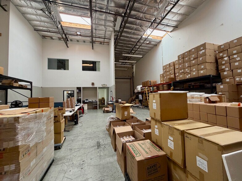 More Photos Of 2575 Fortune Way, Vista Warehouse For Lease