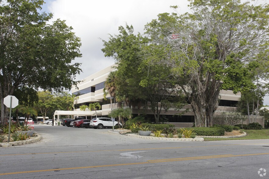 More Photos Of 455 Fairway Dr, Deerfield Beach Office For Lease