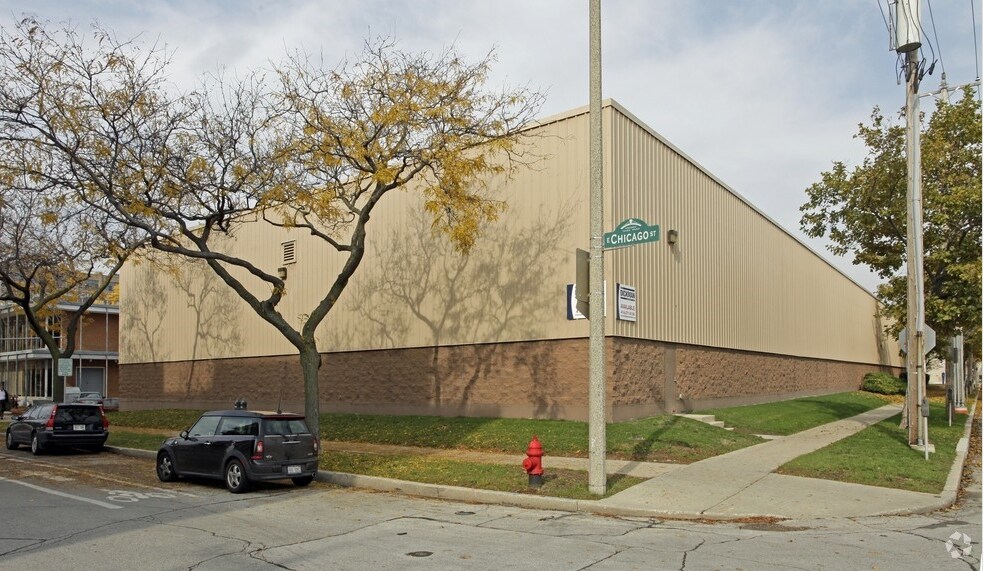 More Photos Of 300 N Jefferson St, Milwaukee Warehouse For Lease