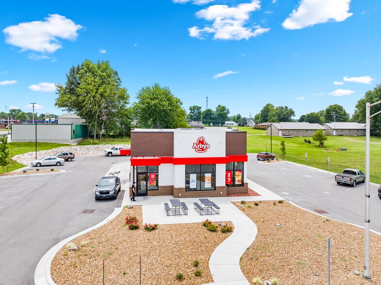 More Photos Of 311 14th st, Huntingburg Fast Food For Sale