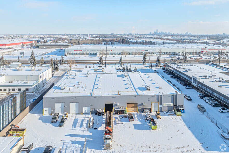 More Photos Of 11612 170th St, Edmonton Flex For Lease
