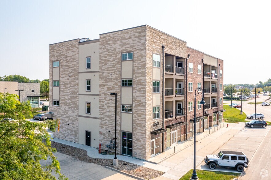 More Photos Of 415 Center Pl, Altoona Multifamily For Sale