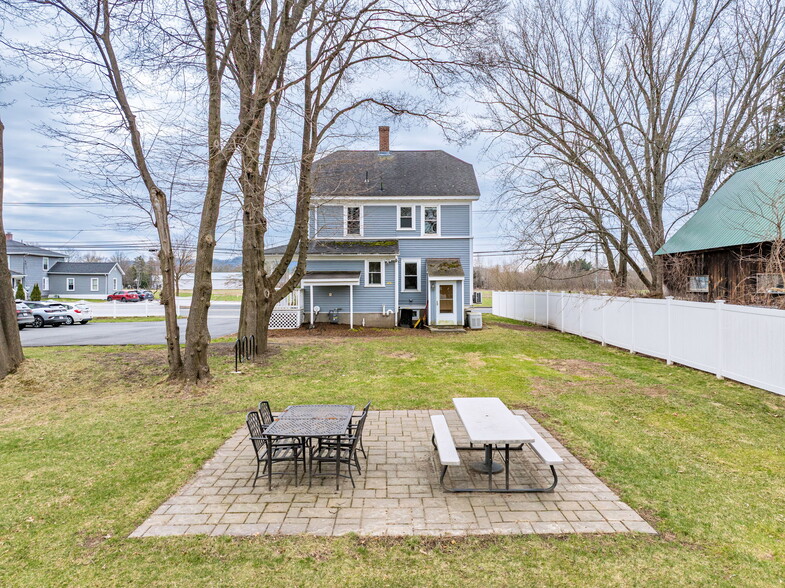 More Photos Of 84 Russell St, Hadley Loft Creative Space For Sale