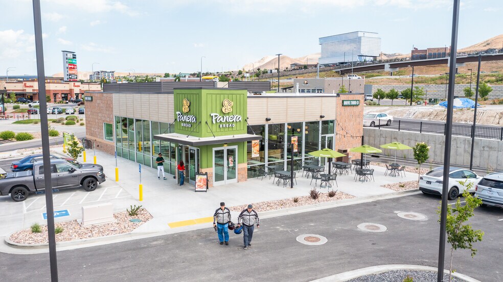 More Photos Of 2204 Hudson Ave, Lehi Restaurant For Sale