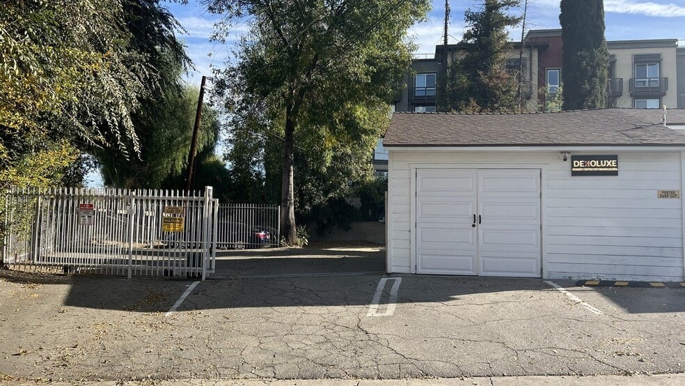 More Photos Of 22157 Clarendon St, Woodland Hills Office Residential For Sale
