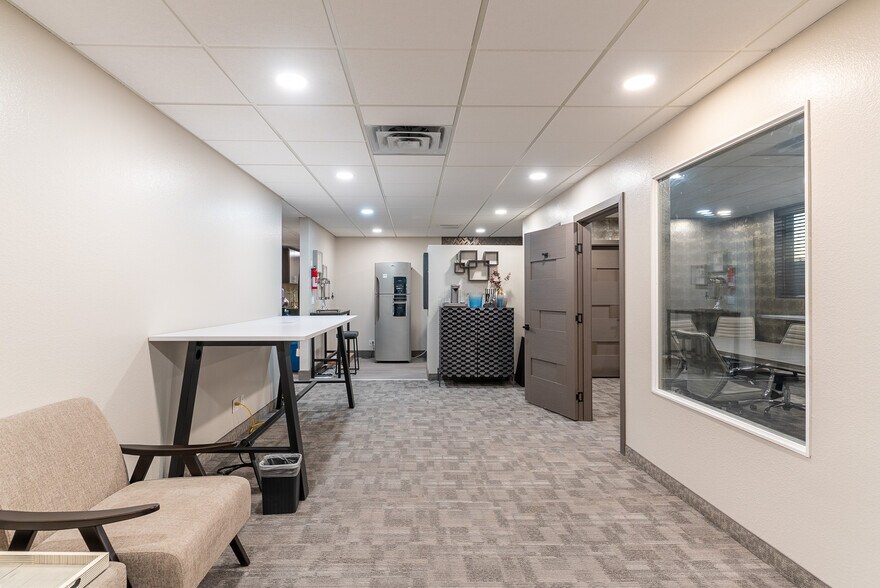 More Photos Of 810 S Casino Center Blvd, Las Vegas Office For Lease