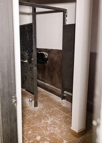 More Photos Of 1035 Broad St, Camden Storefront For Sale