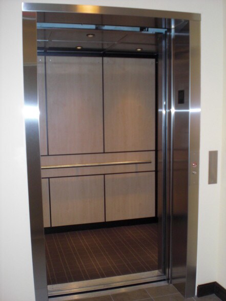 More Photos Of 1020 N Fairfax St, Alexandria Office For Lease