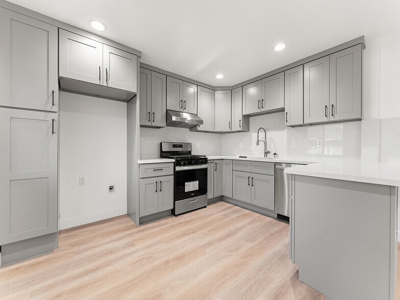 More Photos Of 308 S Laurel St, Santa Ana Apartments For Sale
