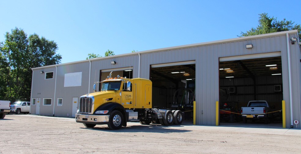 Primary Photo Of 205 E Wallisville Rd, Highlands Warehouse For Lease