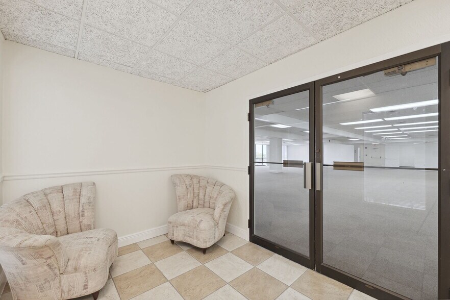 More Photos Of 13825 US Highway 19, Hudson Office For Lease