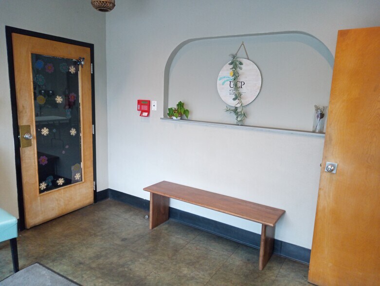 More Photos Of 120 Oglethorpe Professional Ct, Savannah Office For Lease