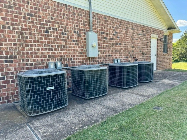 More Photos Of 4041 Maple Downs Ct, De Soto Specialty For Sale