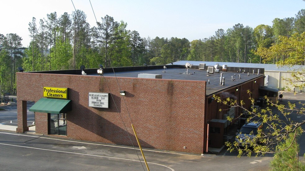 More Photos Of 7185 Rockbridge Rd, Stone Mountain Freestanding For Lease