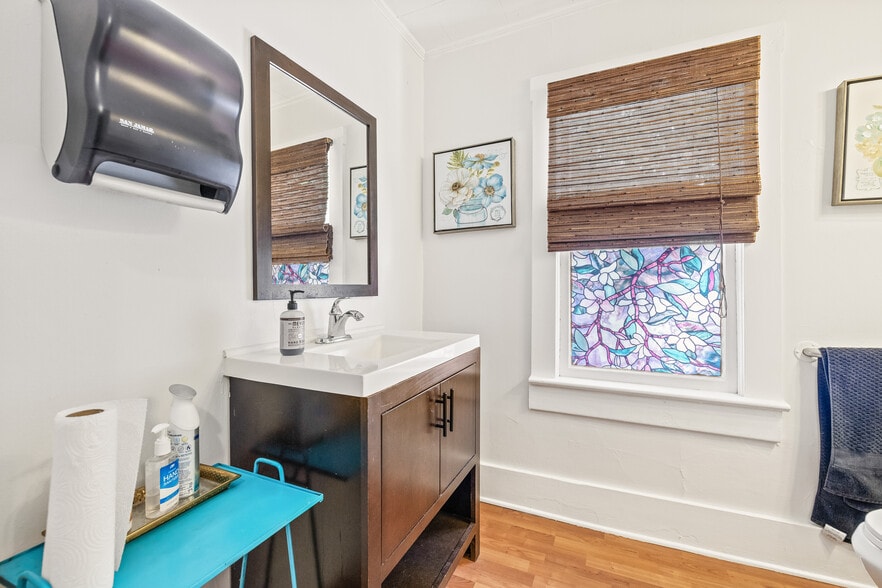 More Photos Of 805 Turner St, Clearwater Office For Sale