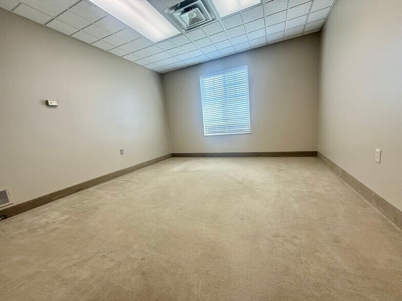 More Photos Of 2240 E Hill Rd, Grand Blanc Medical For Lease