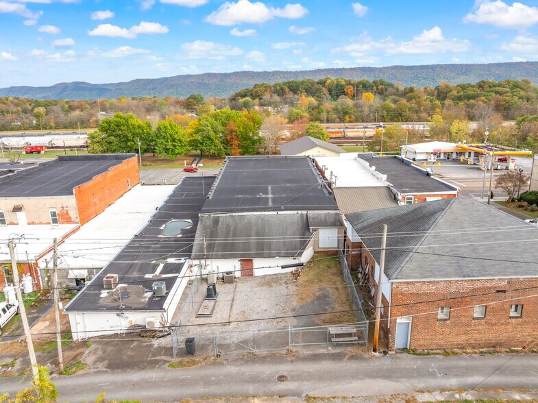 More Photos Of 824 Tennessee Ave, Etowah Storefront Retail Office For Sale