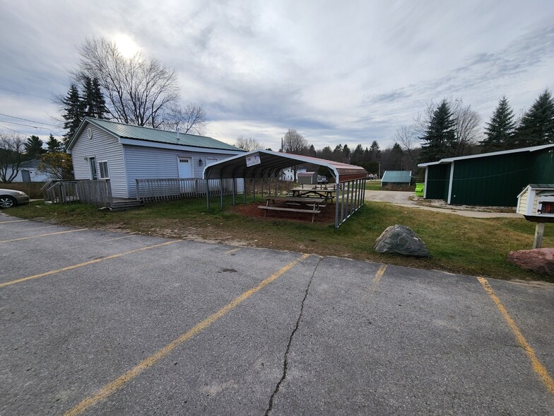 More Photos Of 4044 Garfield Rd, Kingsley Convenience Store For Sale