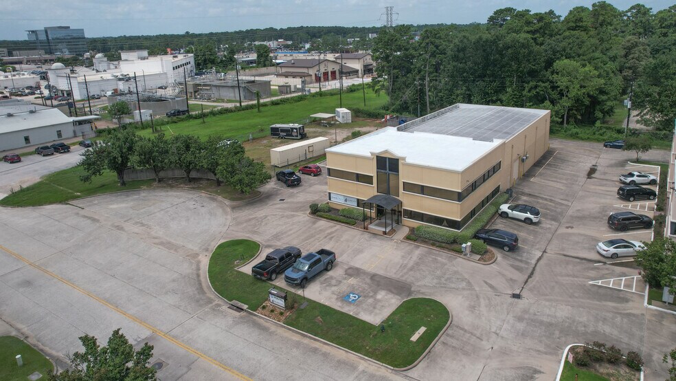 More Photos Of 25349-25351 Borough Park Dr, Spring Light Manufacturing For Sale