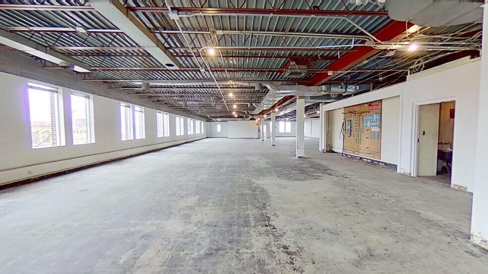 More Photos Of 1033 S Washington Ave, Lansing Office For Sale