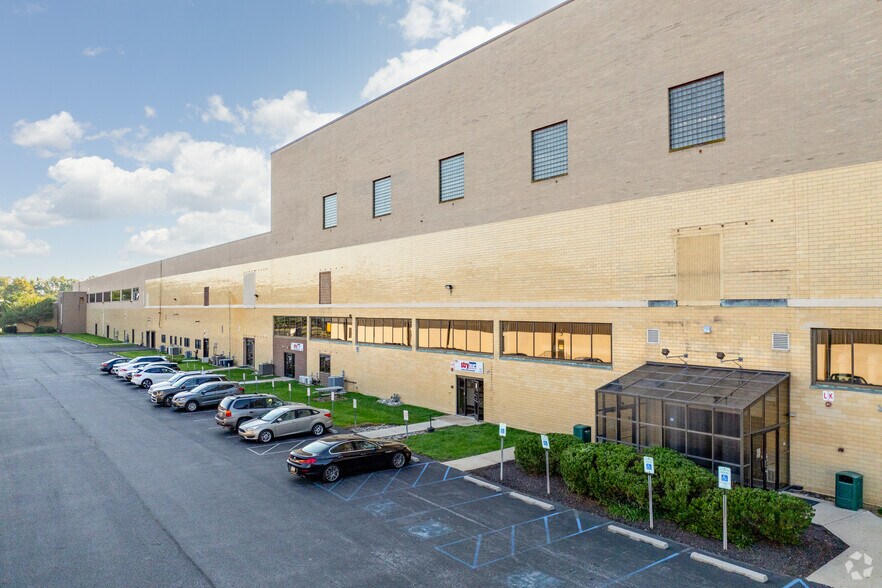 More Photos Of 2000-2009 Elmwood Ave, Sharon Hill Warehouse For Lease