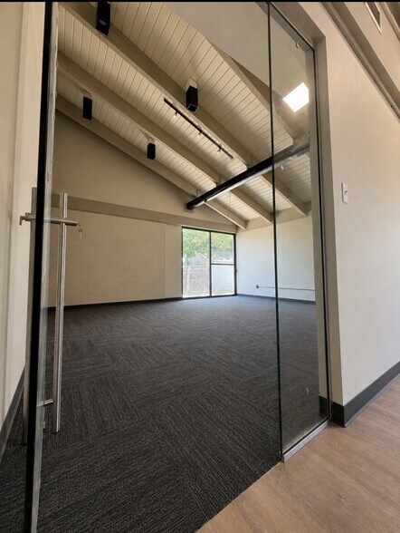 More Photos Of 3132 W 5th St, Fort Worth Office For Lease