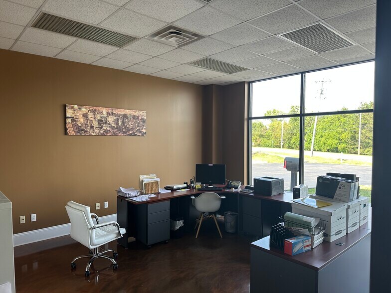 More Photos Of 335 Commerce Blvd, Liverpool Unknown For Lease