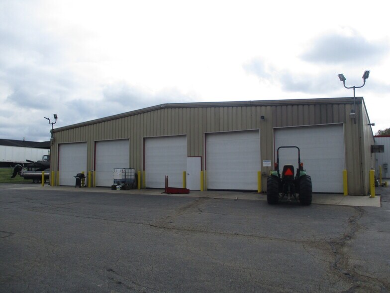 More Photos Of 345 Lake Michigan Dr, Grand Rapids Storefront For Sale