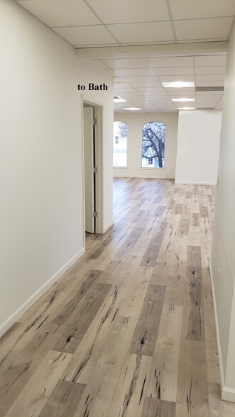 More Photos Of 22700 Lyons Ave, Newhall Office For Lease