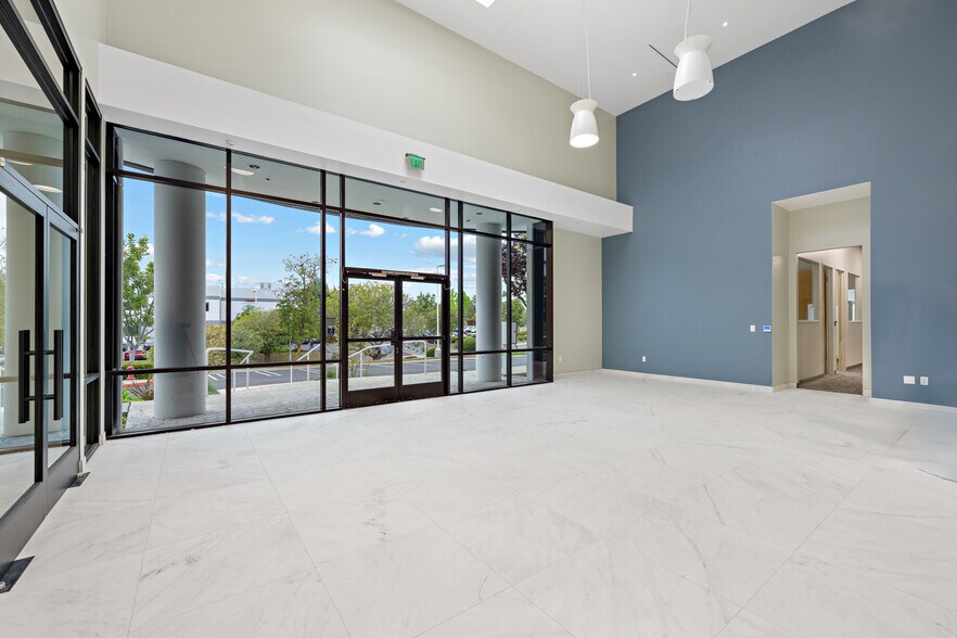 More Photos Of 1395 Aspen Way, Vista Warehouse For Lease