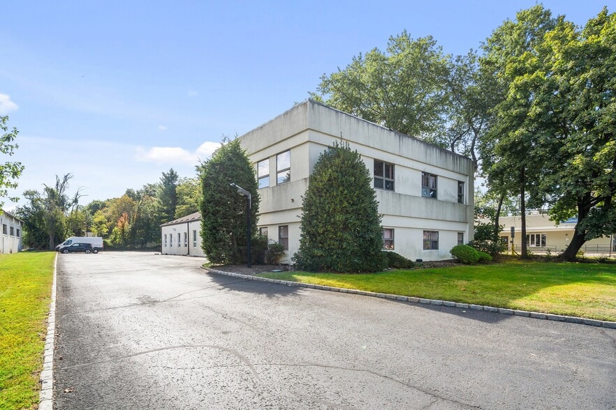 More Photos Of 1167 Rt 22 E, Mountainside Light Distribution For Sale