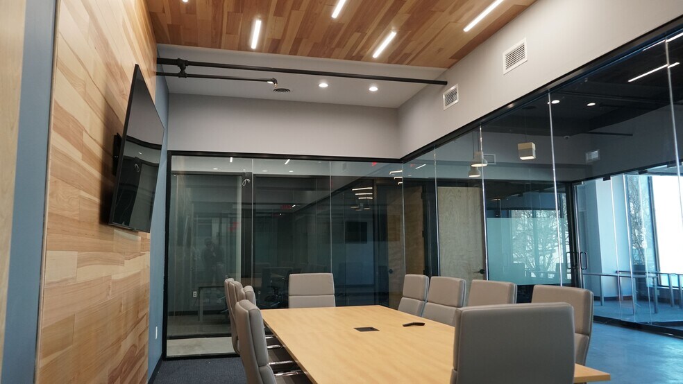 More Photos Of 975A E 13th St, Brooklyn Storefront Retail Office For Lease