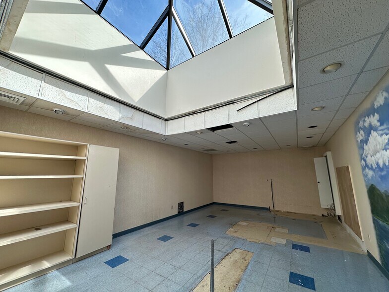 More Photos Of 11 Murray Street, Glens Falls Medical For Sale