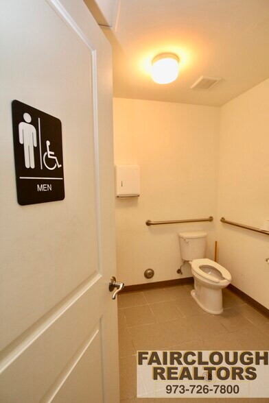 More Photos Of 505-509 Main St, Butler Storefront Retail Office For Lease