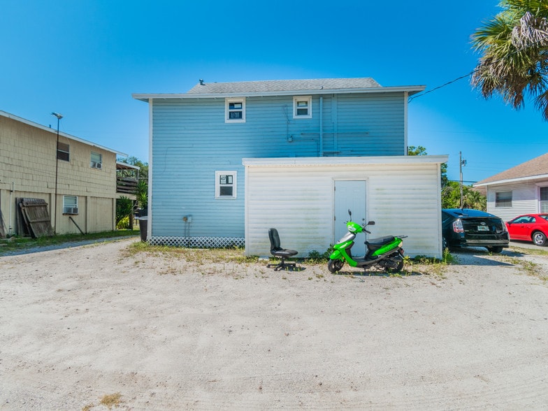 More Photos Of 822 Grand Central St, Clearwater Apartments For Sale