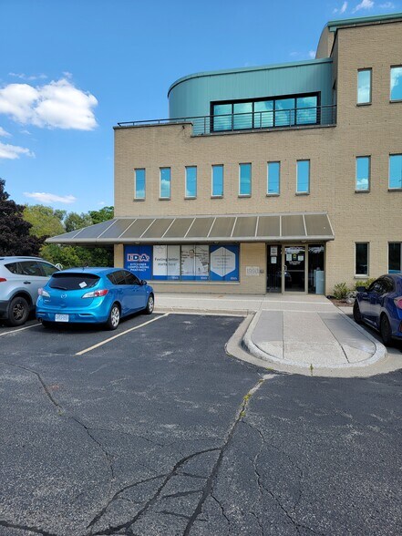 More Photos Of 148 Manitou Dr, Kitchener Office For Lease