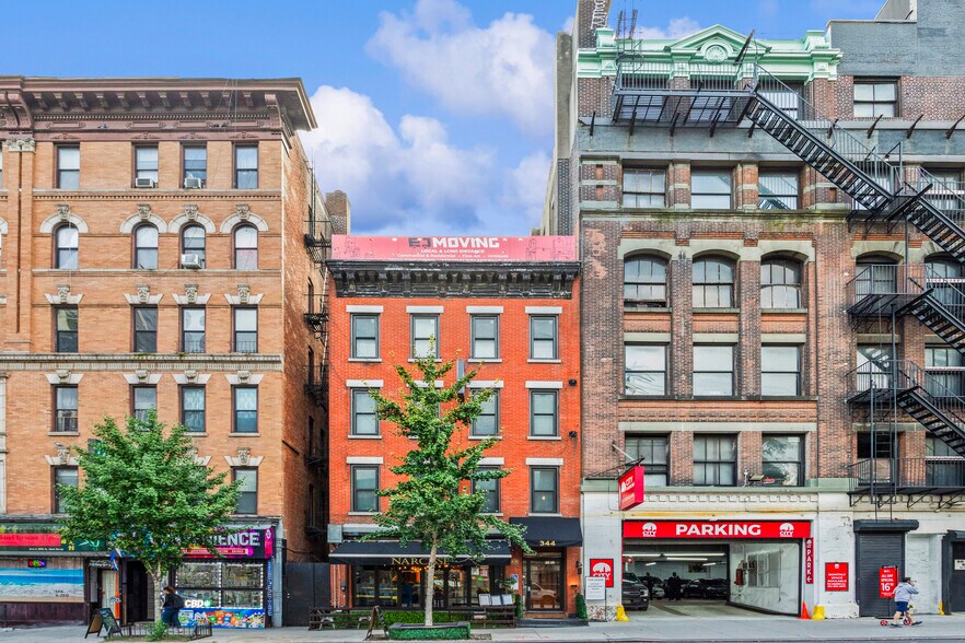 More Photos Of 344 E 59th St, New York Storefront Retail Office For Lease
