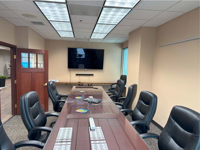 More Photos Of 118 Industrial Dr, Edgerton Industrial For Sale