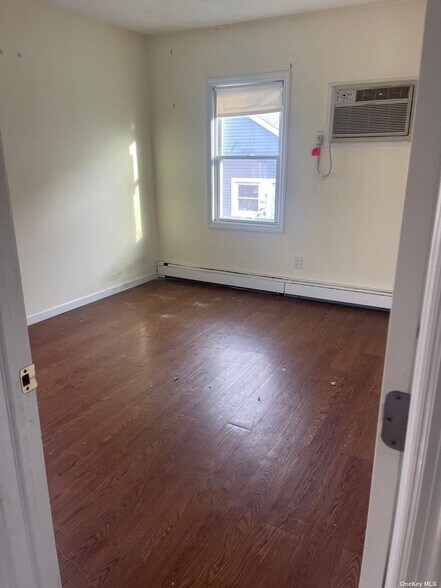 More Photos Of 39 Davis Ave, Inwood Apartments For Sale