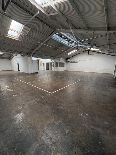 More Photos Of 1630 Superior Ave, Costa Mesa Warehouse For Lease