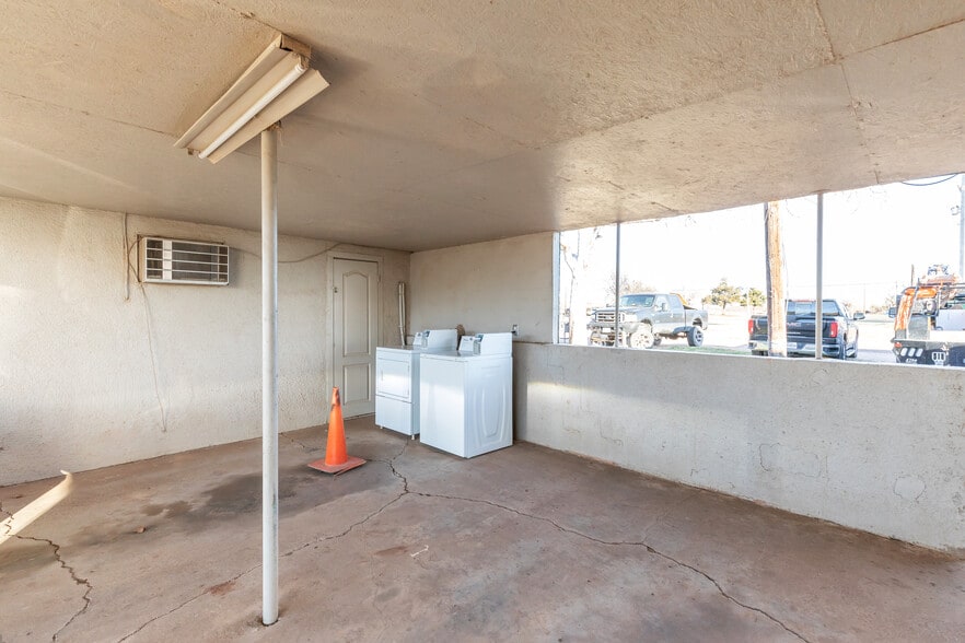 More Photos Of 1100 Main St, Knox City Hotel For Sale