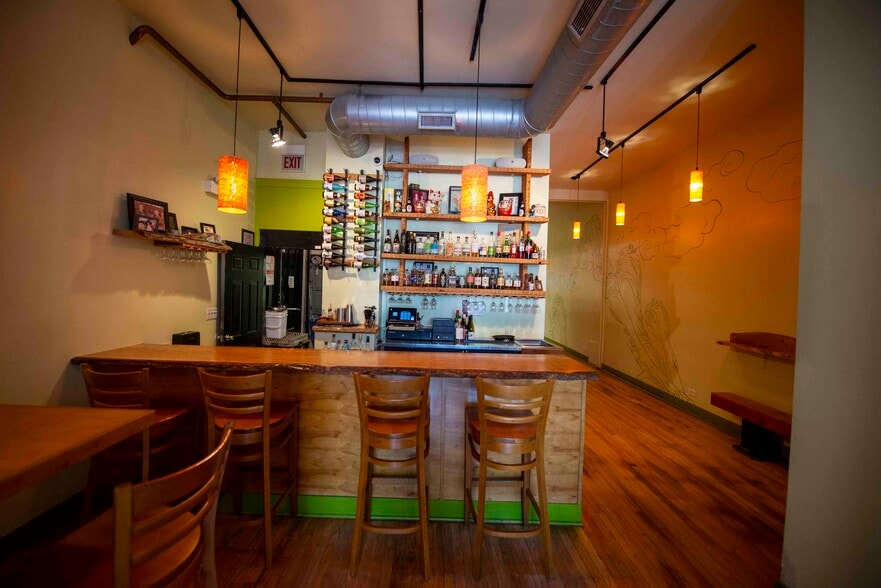 More Photos Of 1829 W Chicago Ave, Chicago Storefront Retail Residential For Lease