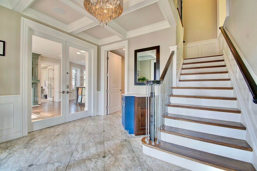 More Photos Of 33 N Fort Thomas Ave, Fort Thomas Office For Sale