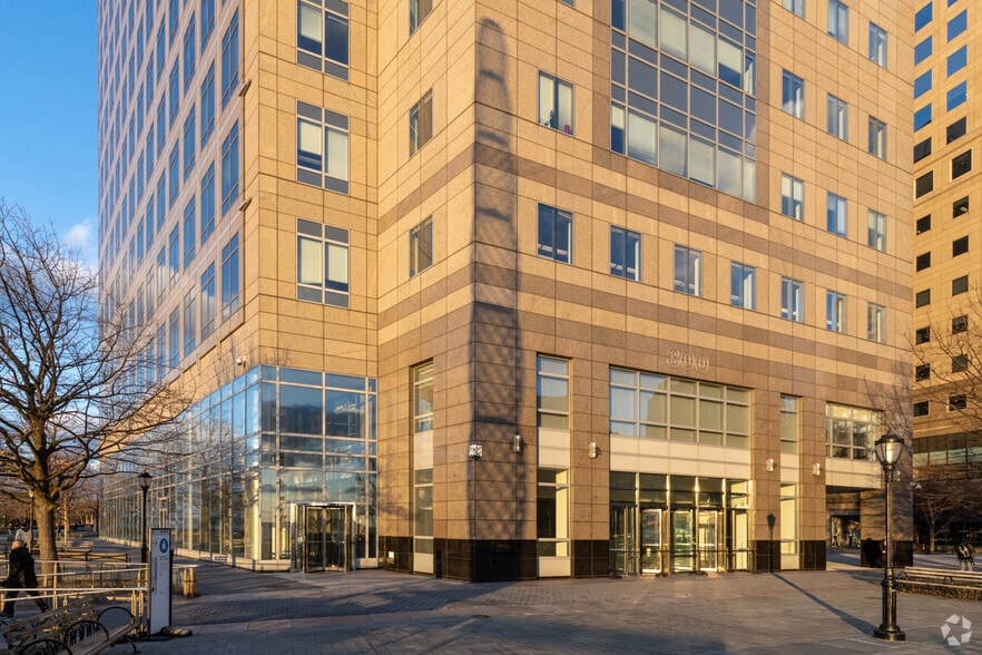 More Photos Of 300 Vesey St, New York Office For Lease
