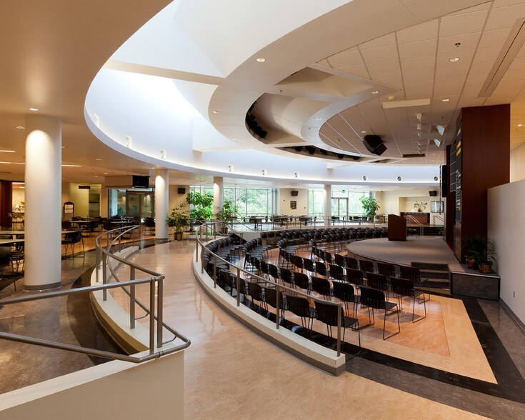 More Photos Of 5505 NE Moore Ct, Hillsboro Office For Sale